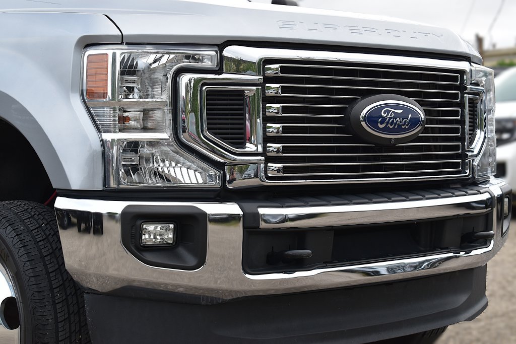 Certified 2022 Ford F350 XLT w/ FX4 Off-Road Package AWD/4WD image 5