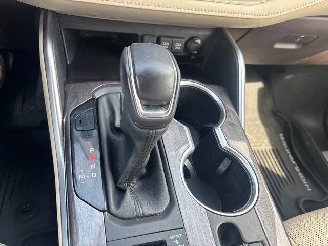 Used 2020 Toyota Highlander Limited AWD/4WD image 22