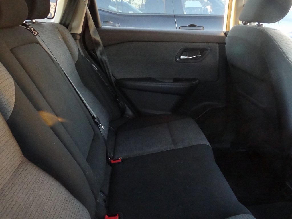 Used 2022 Nissan Rogue SV image 9