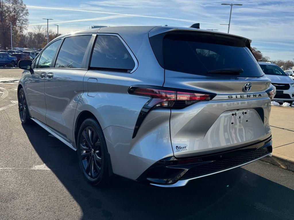 Used 2021 Toyota Sienna XSE image 7