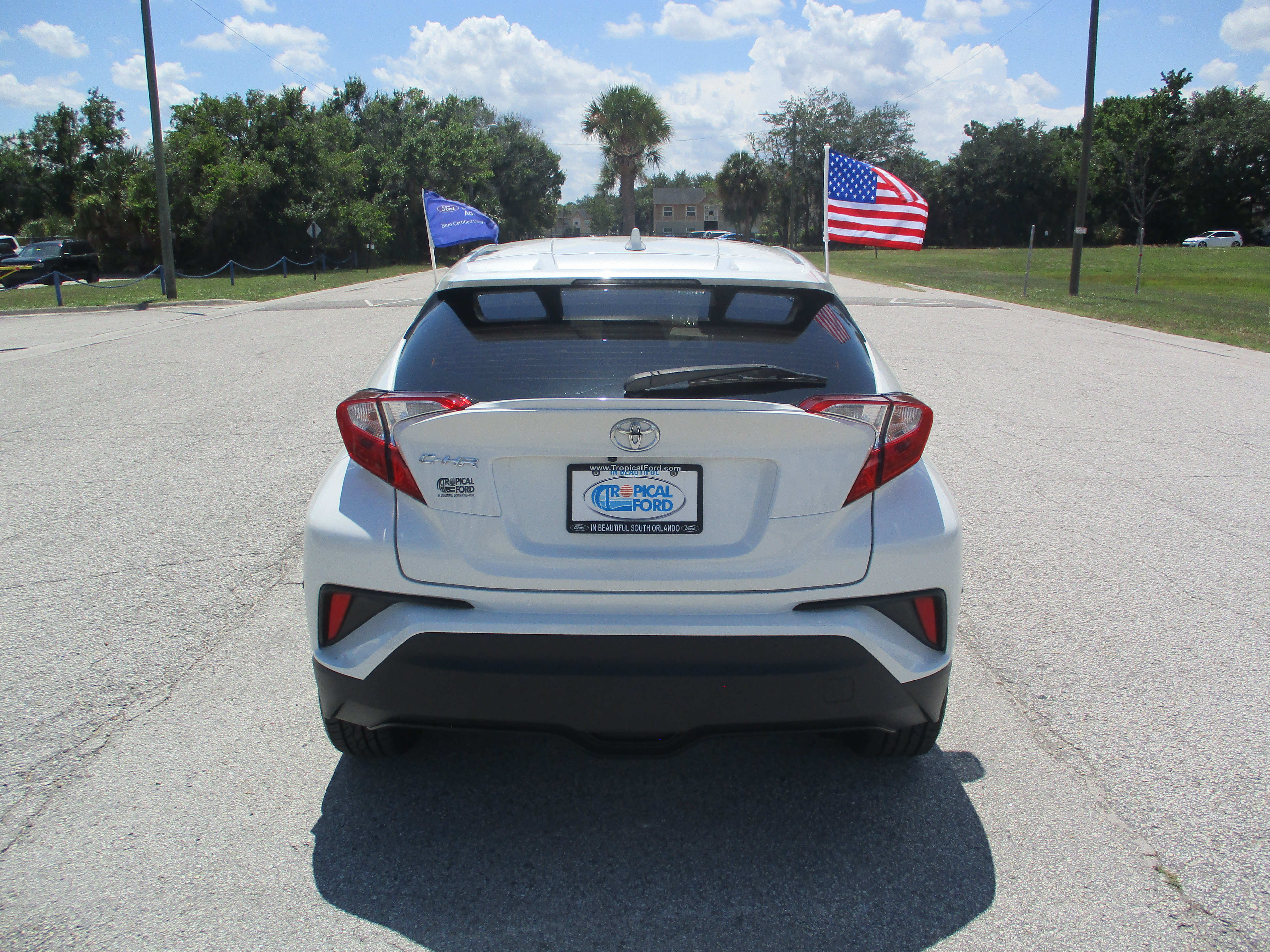 Used 2020 Toyota C-HR XLE FWD image 6