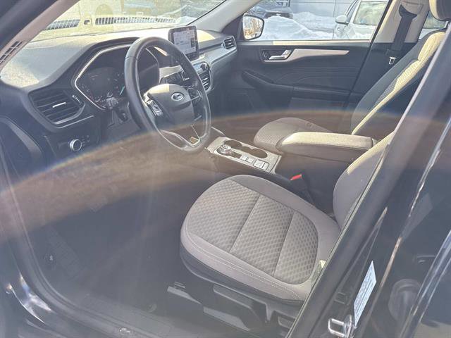 Certified 2021 Ford Escape SE w/ SE Sport Appearance Package image 18