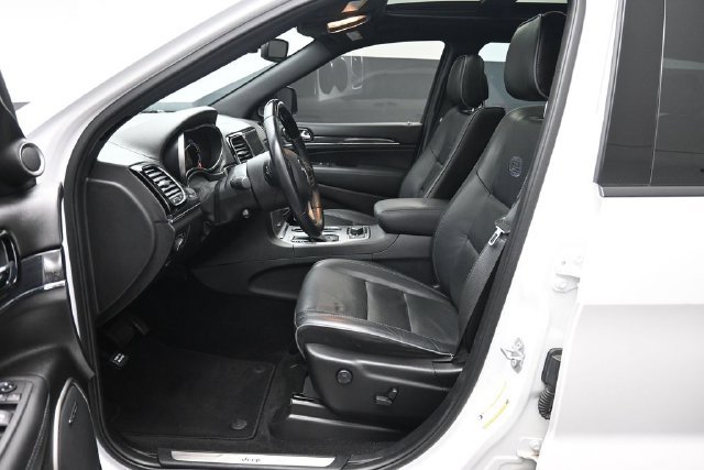 Used 2020 Jeep Grand Cherokee Overland AWD/4WD image 10