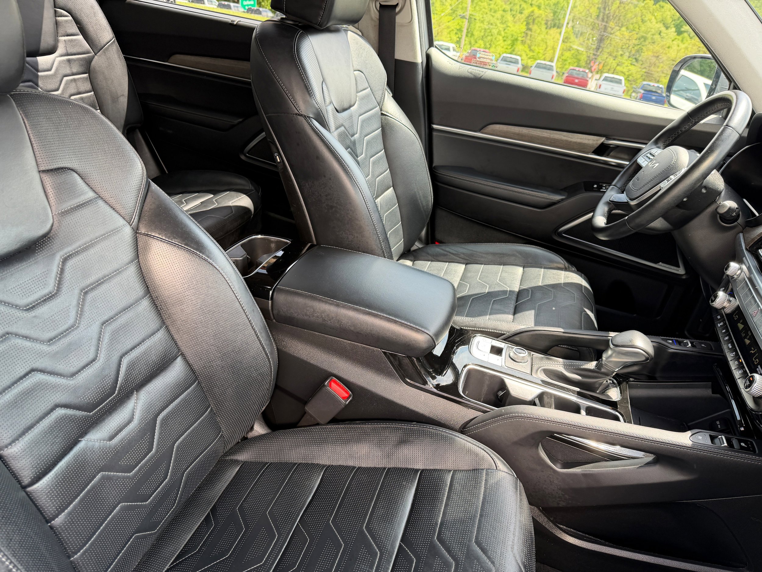 Certified 2025 Ford Expedition Active AWD/4WD image 25