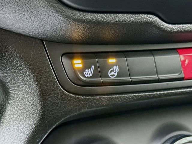 Used 2017 Jeep Renegade Latitude w/ Cold Weather Group image 19