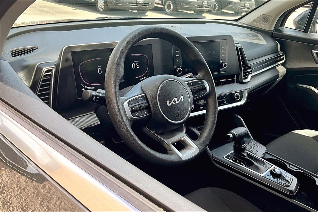 Used 2024 Kia Sportage LX image 13