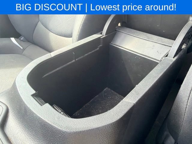 Used 2019 Toyota RAV4 XLE w/ Carpet Mat Package AWD/4WD image 36