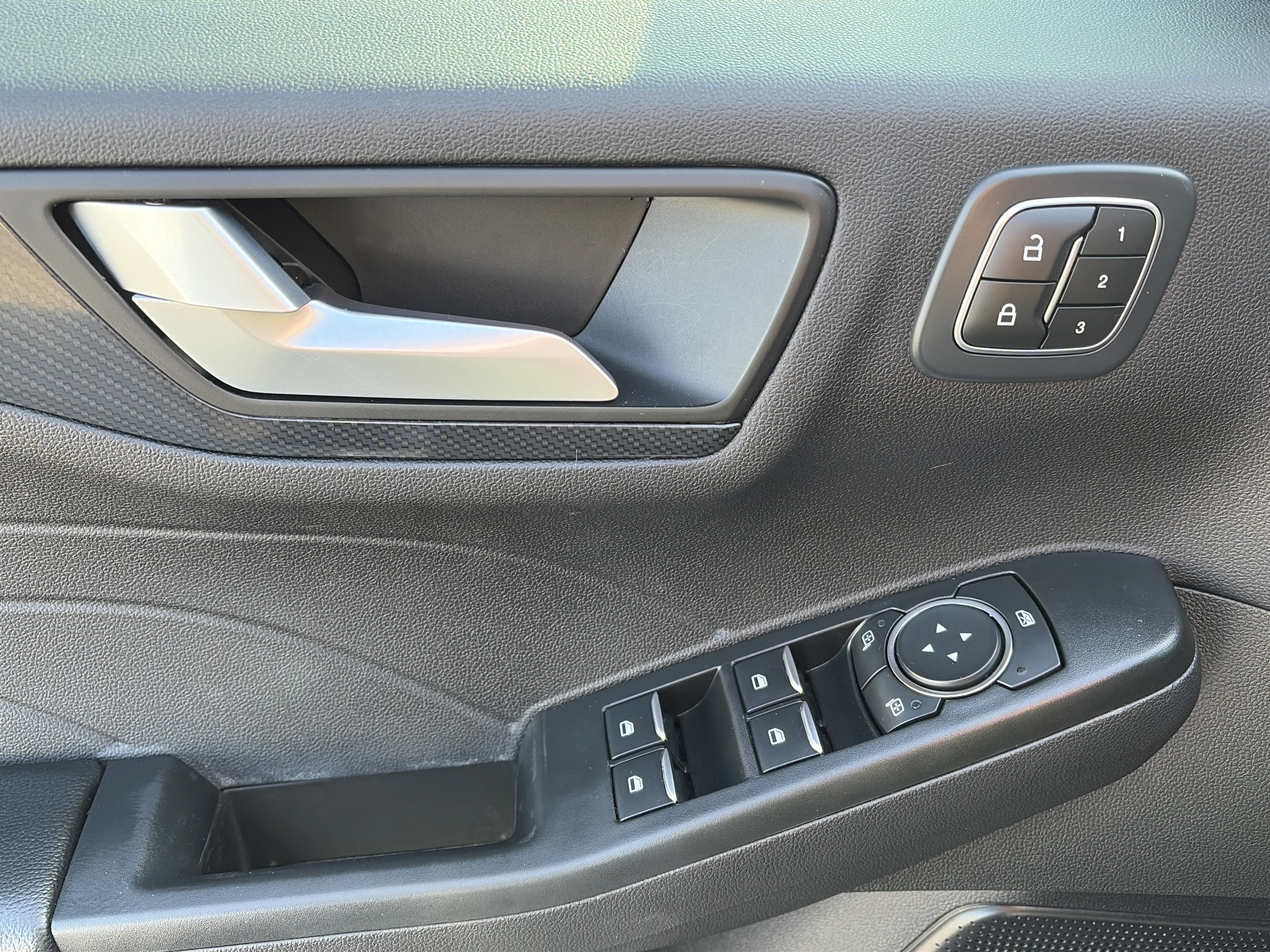 Certified 2023 Ford Escape ST-Line Select w/ Tech Pack #2 image 15