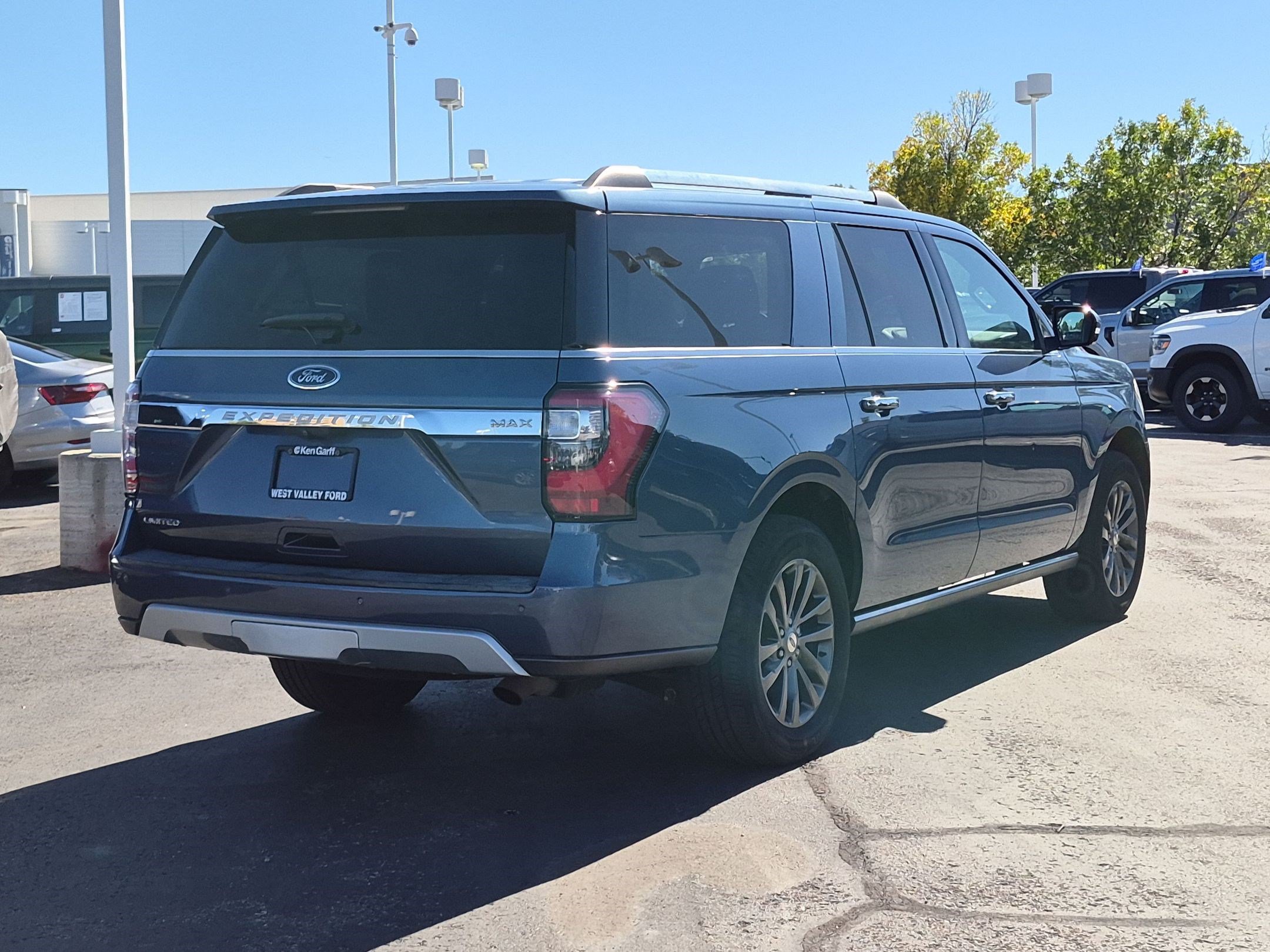Certified 2020 Ford Expedition Max Limited w/ Equipment Group 301A AWD/4WD image 3
