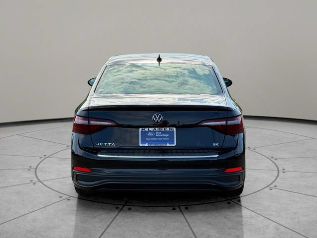 Used 2024 Volkswagen Jetta SE w/ Panoramic Sunroof Package FWD image 10