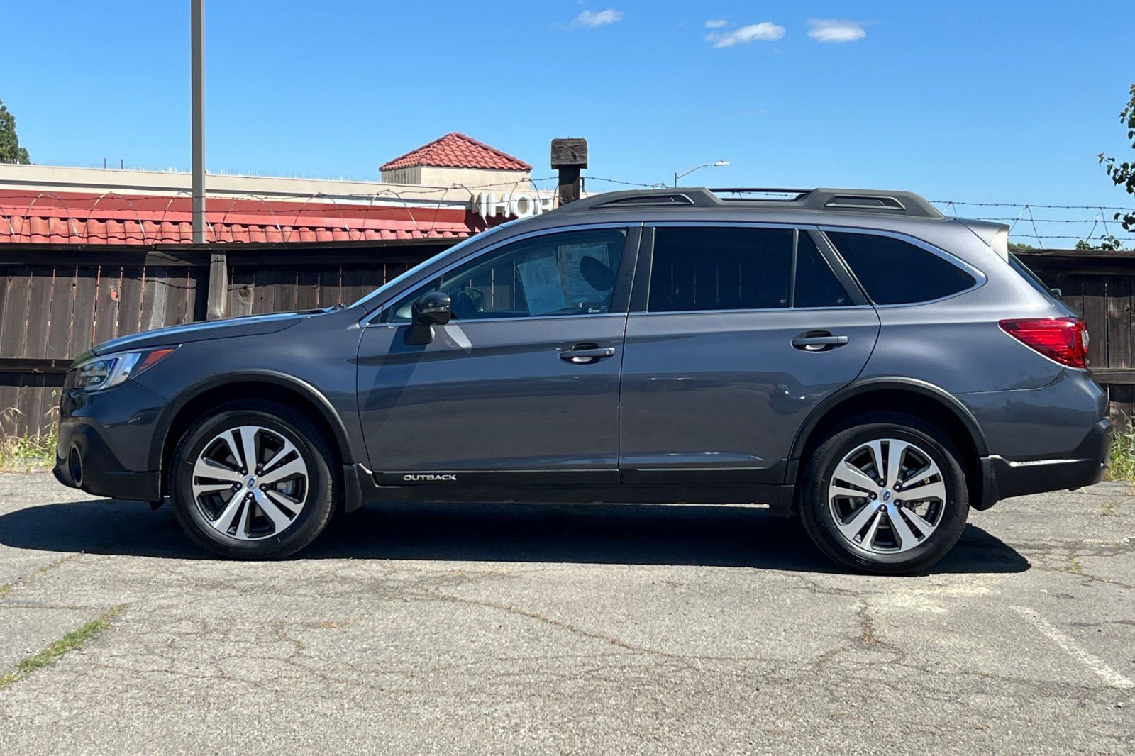 Used 2018 Subaru Outback 3.6R Limited image 7