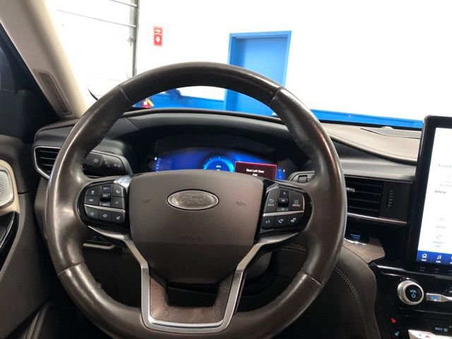 Certified 2022 Ford Explorer Platinum w/ Technology Package image 21