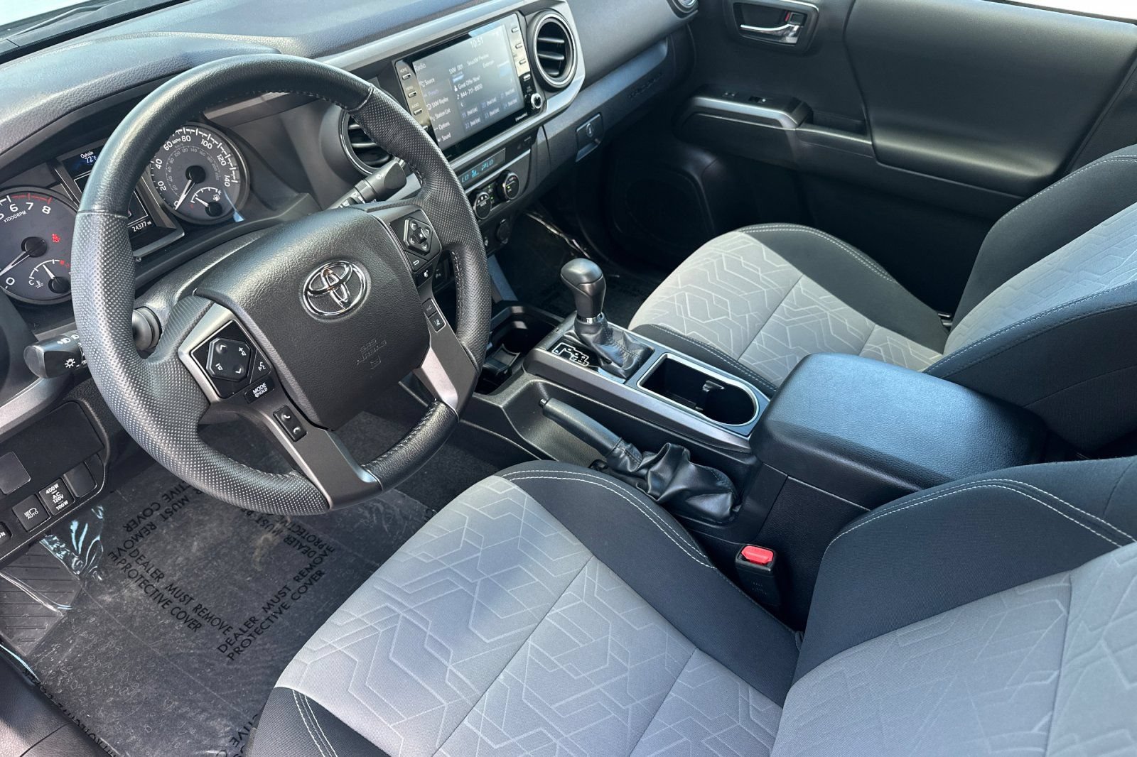 Used 2023 Toyota Tacoma TRD Off-Road w/ Technology Package AWD/4WD image 10