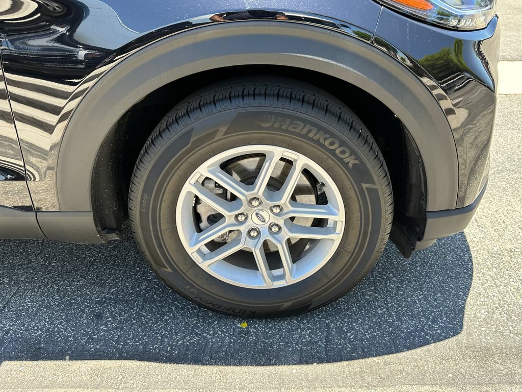 Certified 2026 Ford Explorer Active w/ Active Comfort Package RWD image 15
