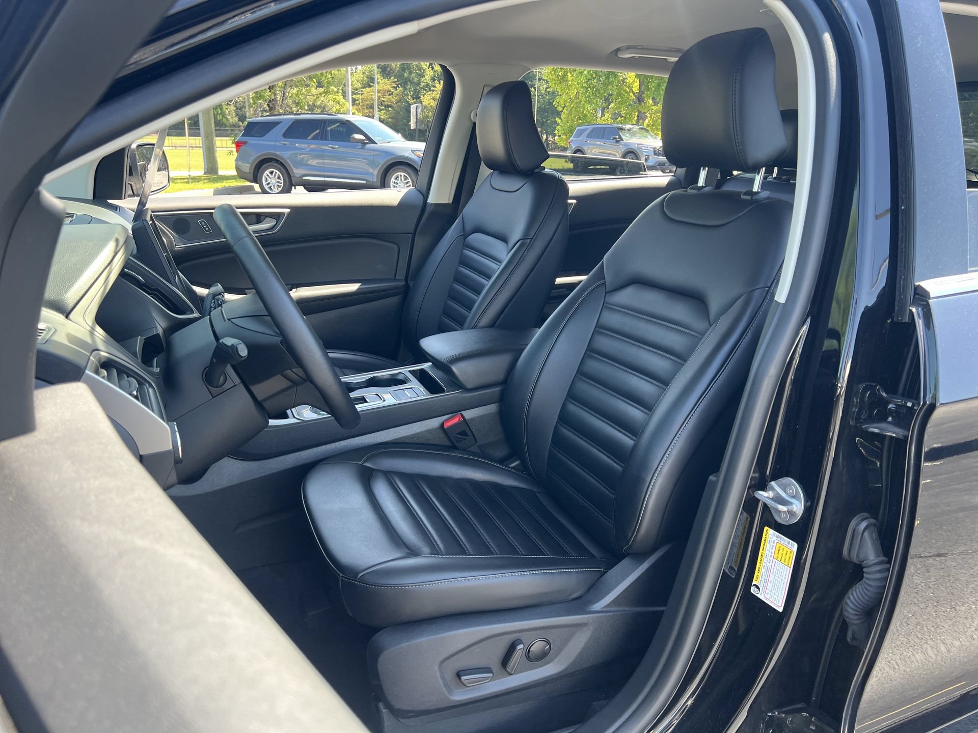 Certified 2024 Ford Edge SEL w/ Convenience Package AWD/4WD image 17