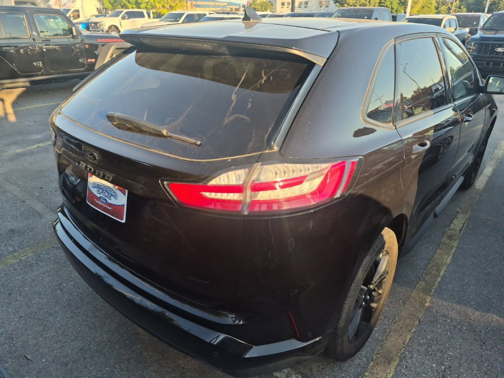 Certified 2024 Ford Edge SE w/ Black Appearance Package AWD/4WD image 15