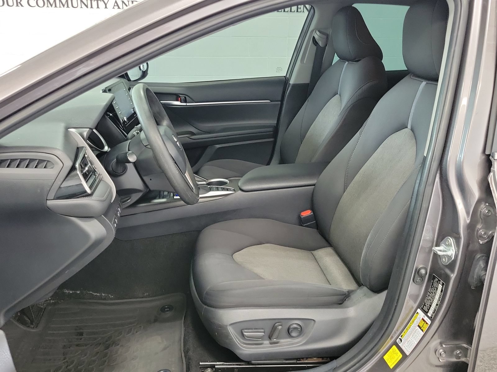 Used 2021 Toyota Camry LE FWD image 7