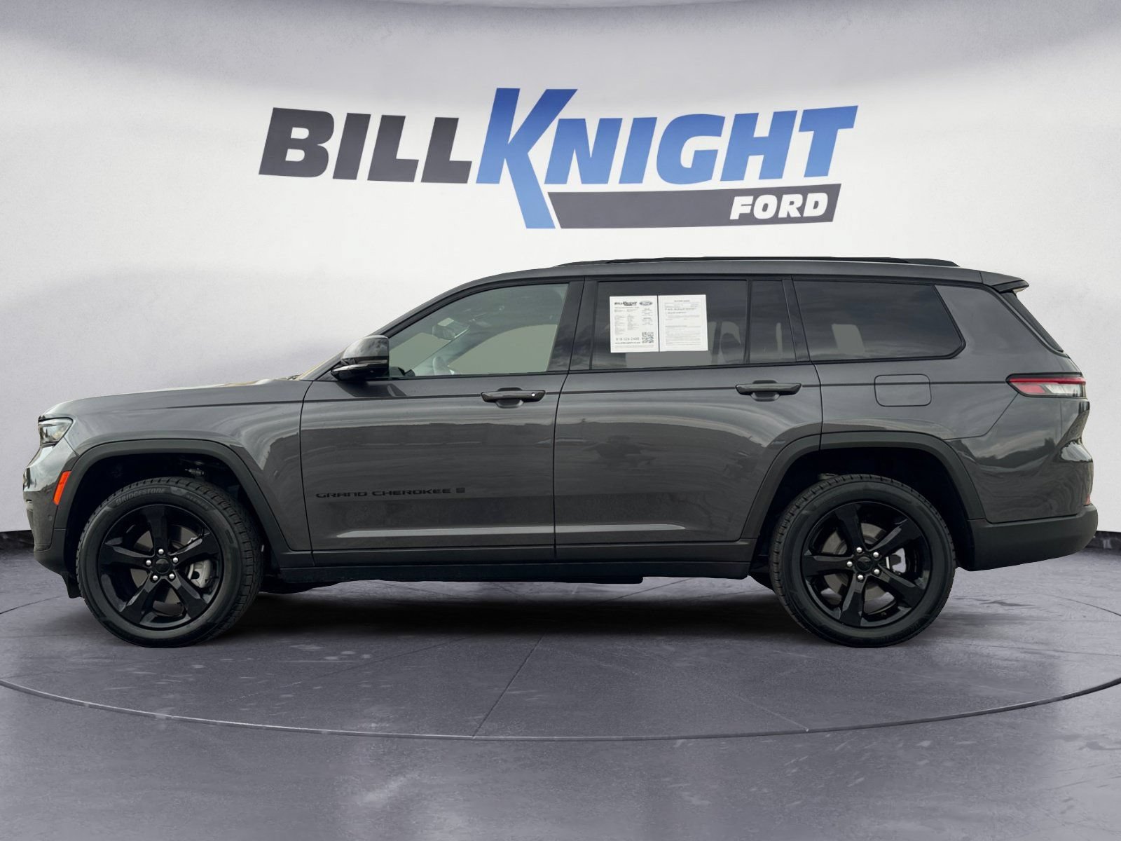 Used 2025 Jeep Grand Cherokee L Limited w/ Luxury Tech Group II AWD/4WD image 2