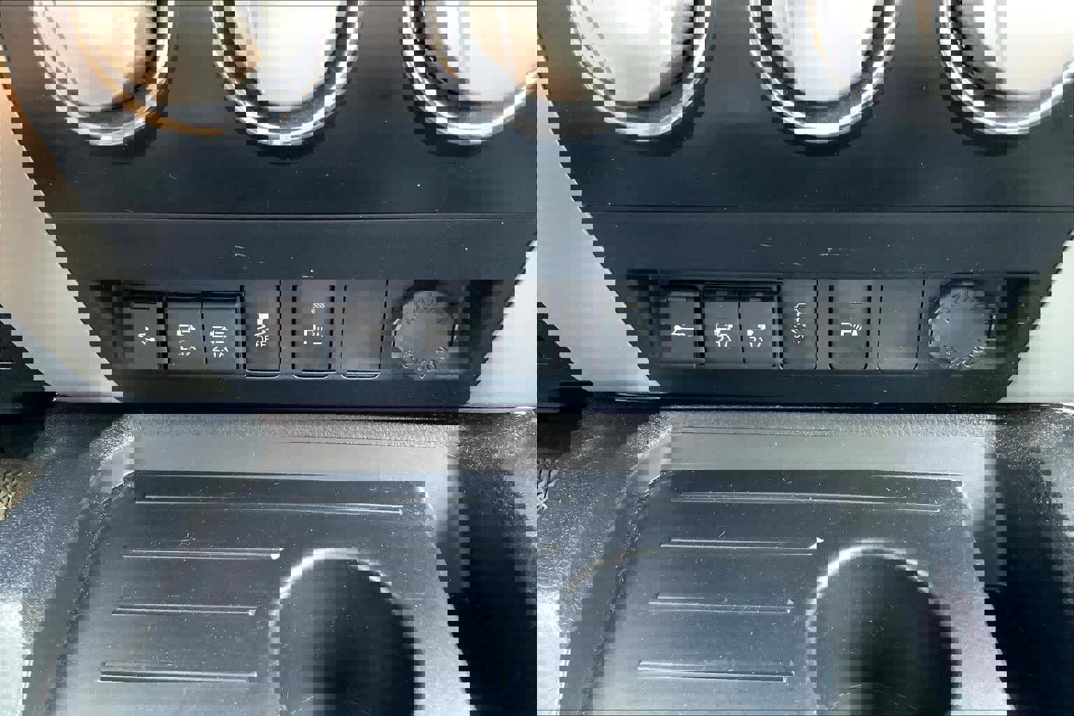 Used 2021 Toyota Tundra SR5 w/ Trail Edition image 35