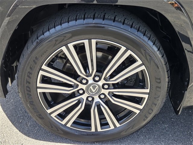 Used 2024 Lexus LX 600 4WD w/ Appearance Package image 19