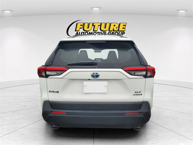 Used 2020 Toyota RAV4 XLE image 3