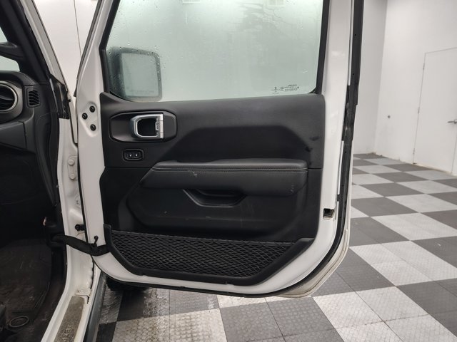 Used 2022 Jeep Wrangler Rubicon w/ Cold Weather Group AWD/4WD image 13