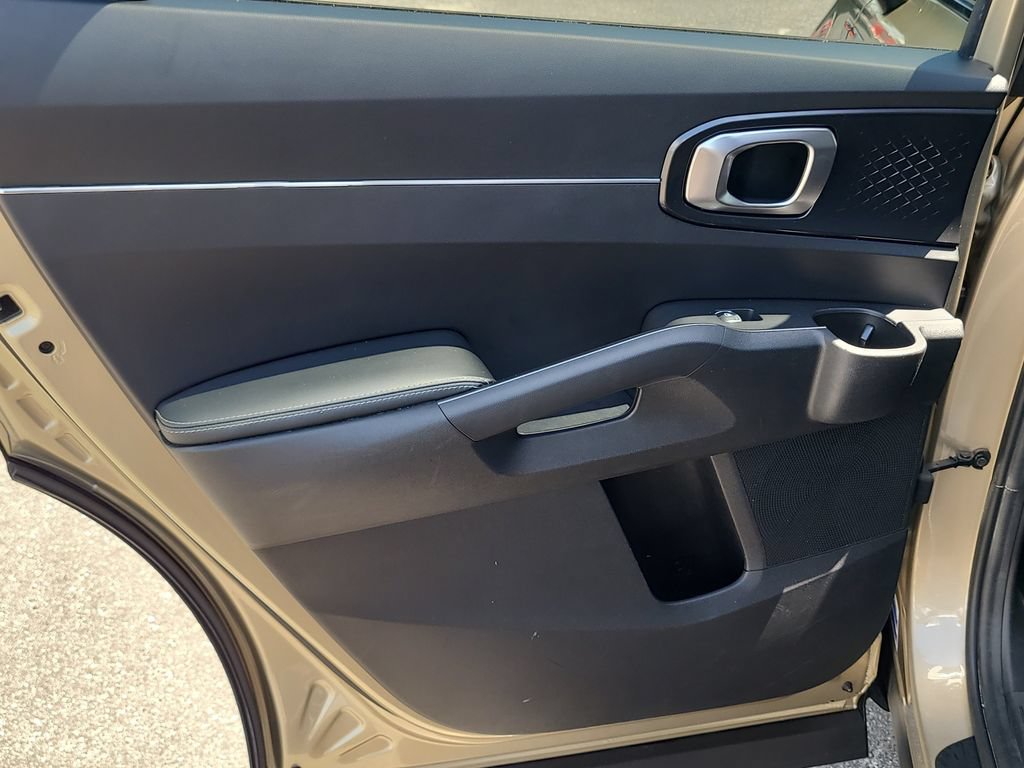 Used 2021 Kia Sorento S FWD image 8