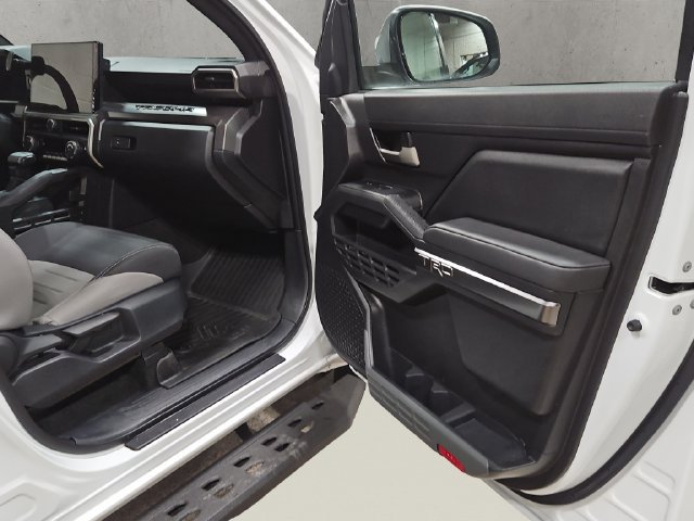 Used 2024 Toyota Tacoma TRD Sport AWD/4WD image 20