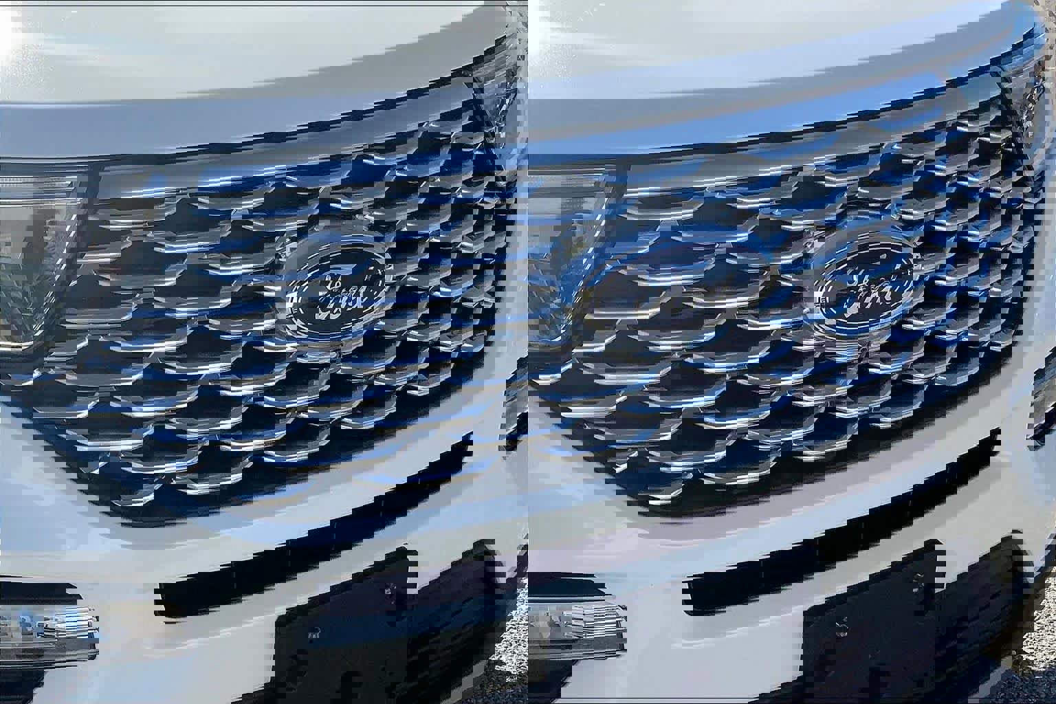 Certified 2021 Ford Explorer Platinum w/ Equipment Group 601A image 29