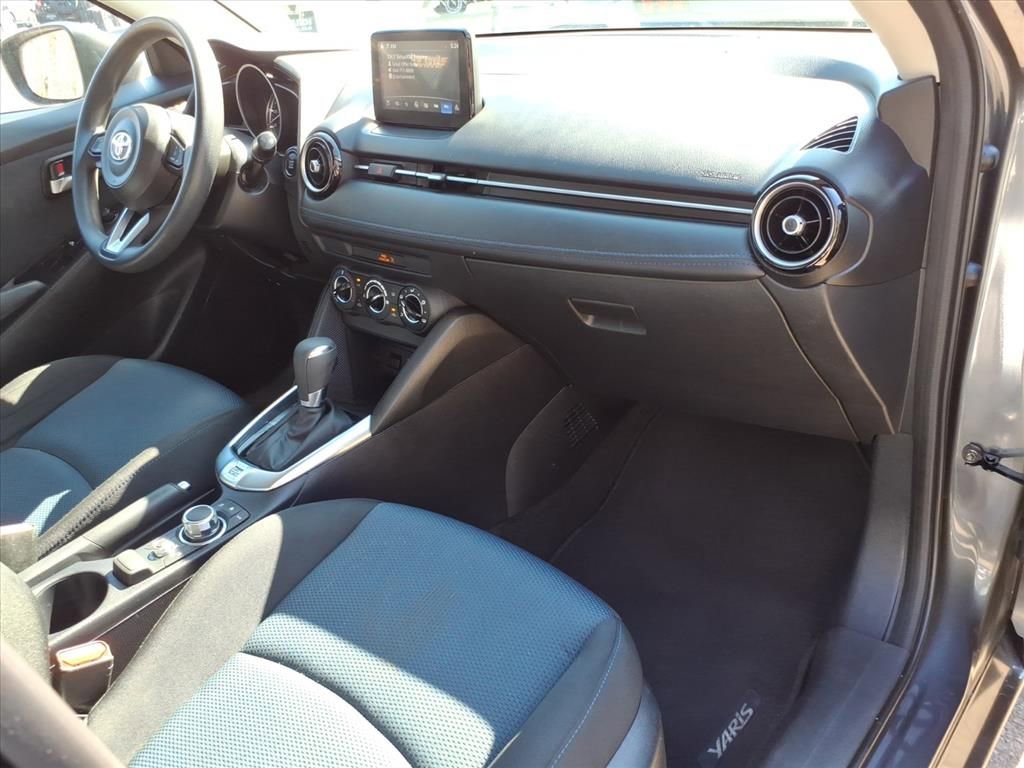 Used 2019 Toyota Yaris LE image 9