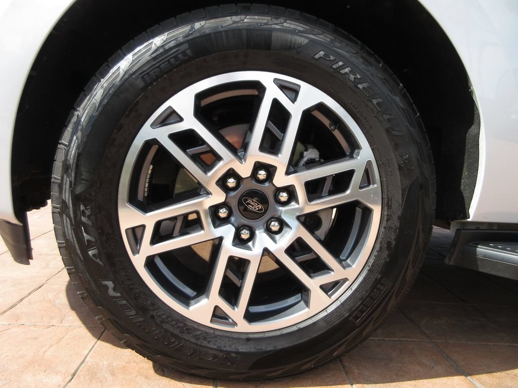 Certified 2025 Ford Expedition Max Active AWD/4WD image 9