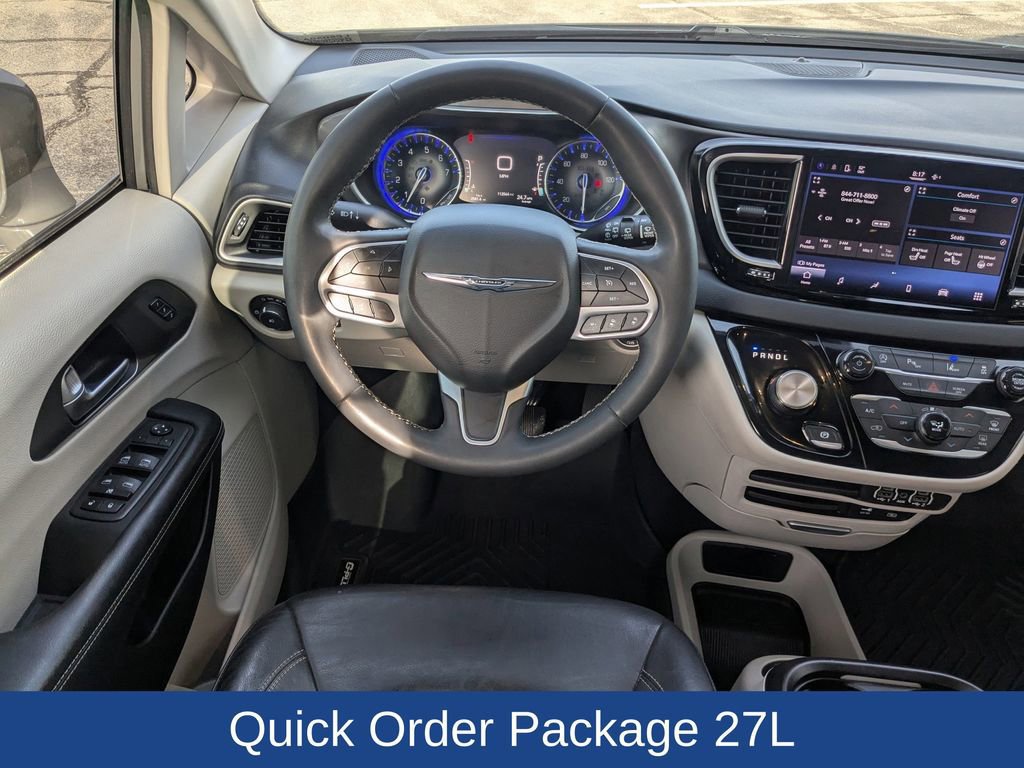 Used 2022 Chrysler Pacifica Touring-L image 19