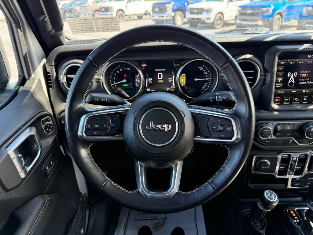 Used 2022 Jeep Wrangler Unlimited Sahara w/ Cold Weather Group AWD/4WD image 15