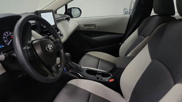 Used 2025 Toyota Corolla LE image 11