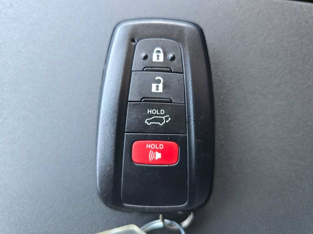 Used 2023 Toyota Highlander Limited AWD/4WD image 22