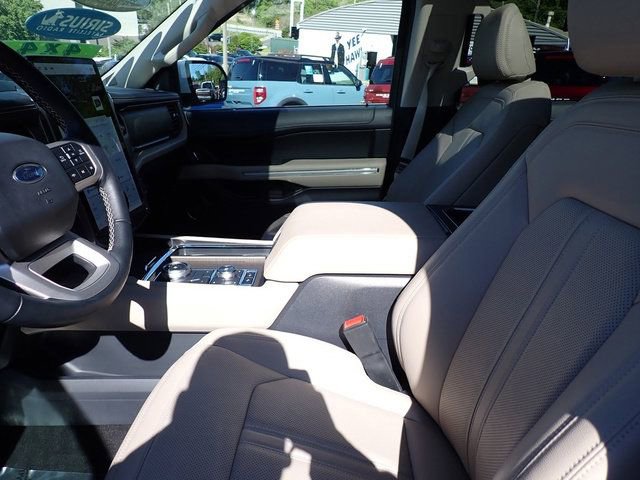 Certified 2024 Ford Expedition Limited AWD/4WD image 18