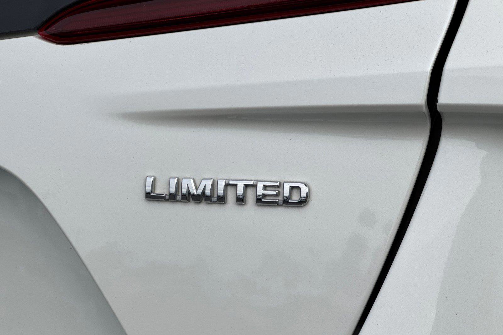 Used 2020 Toyota Prius Prime Limited image 34