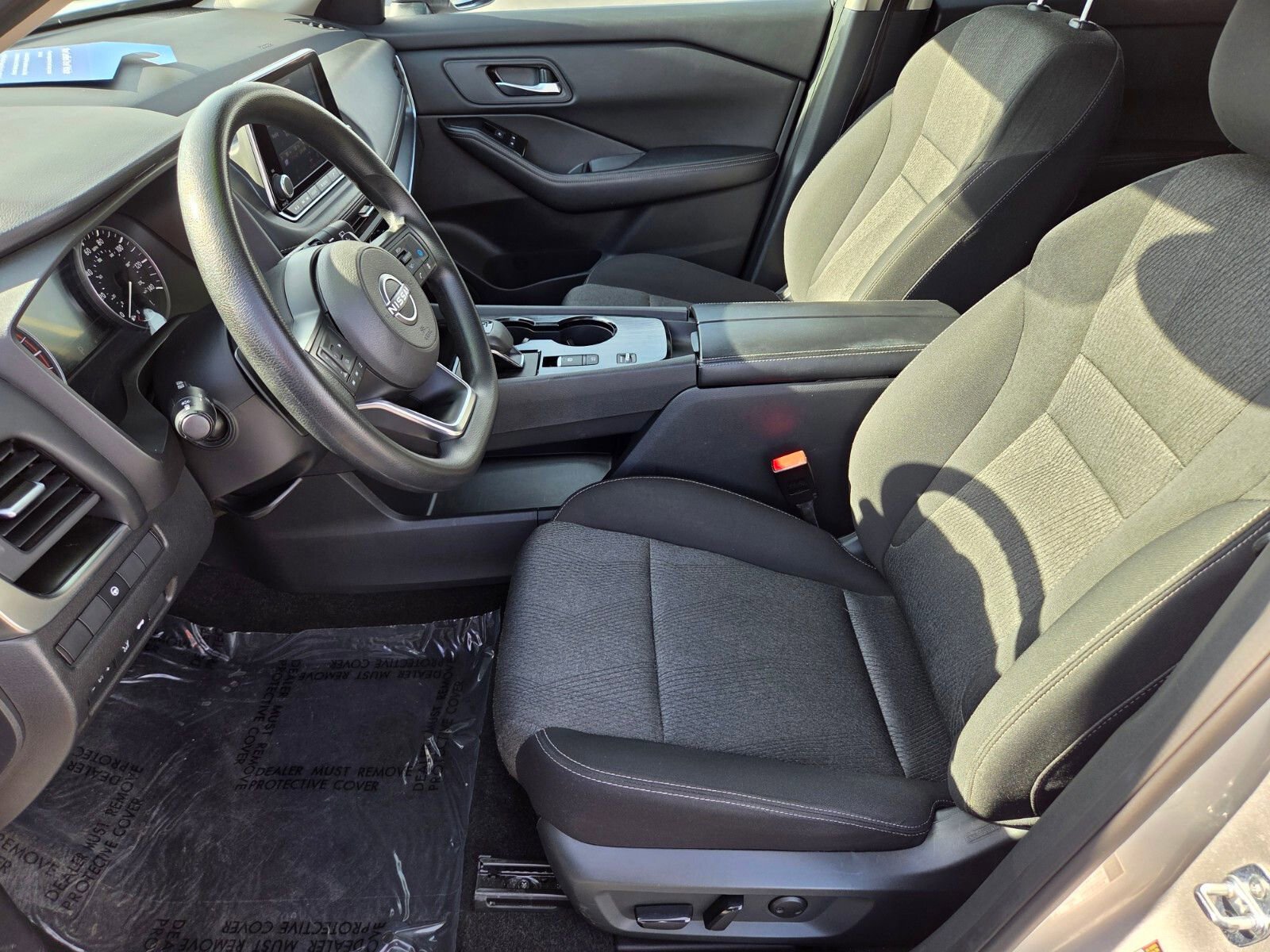 Used 2024 Nissan Rogue SV image 10