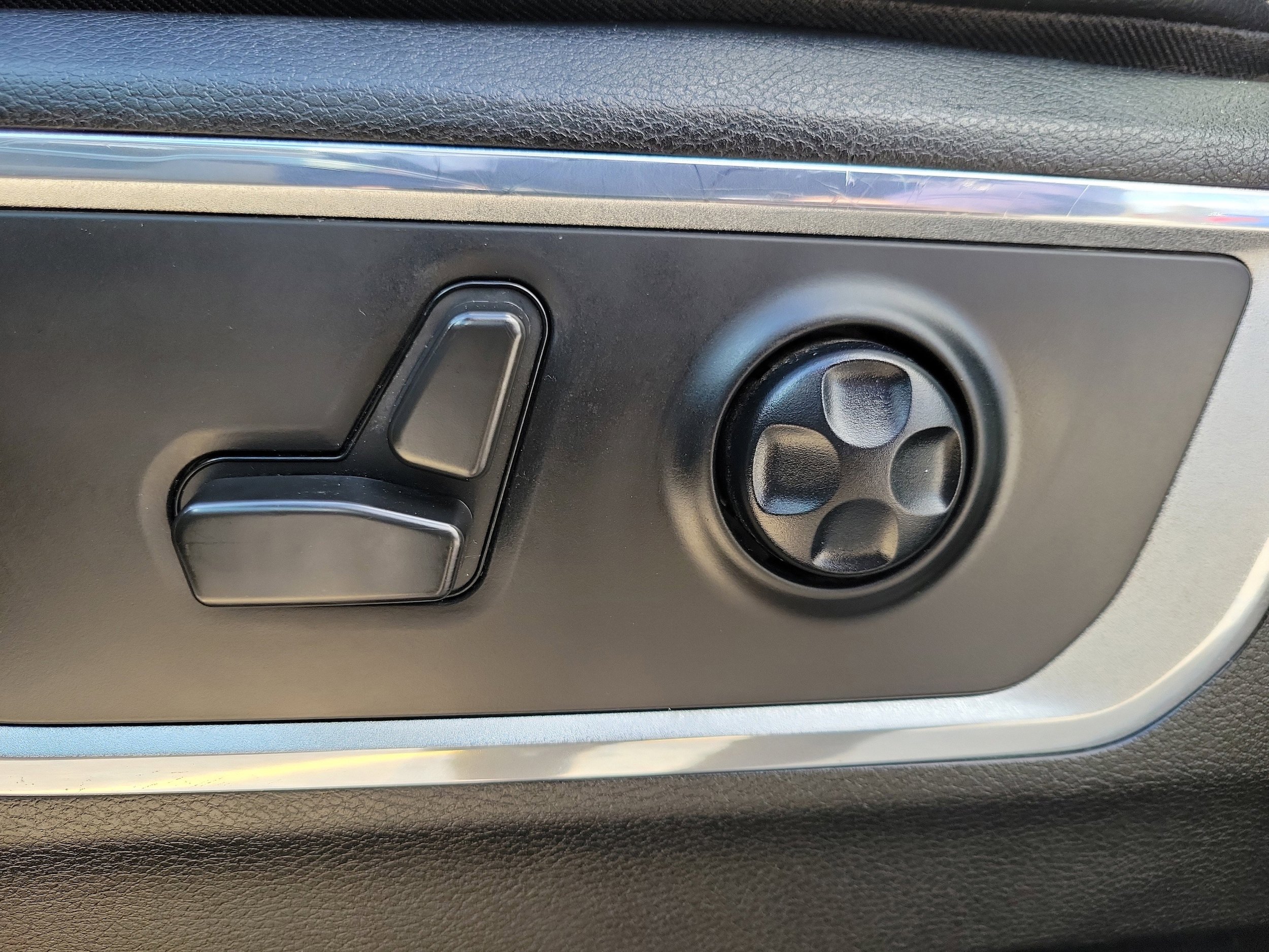 Used 2021 RAM 1500 Laramie w/ Sport Appearance Package AWD/4WD image 19