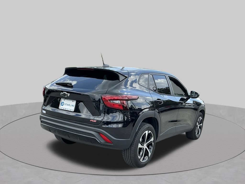 Used 2024 Chevrolet Trax RS FWD image 11