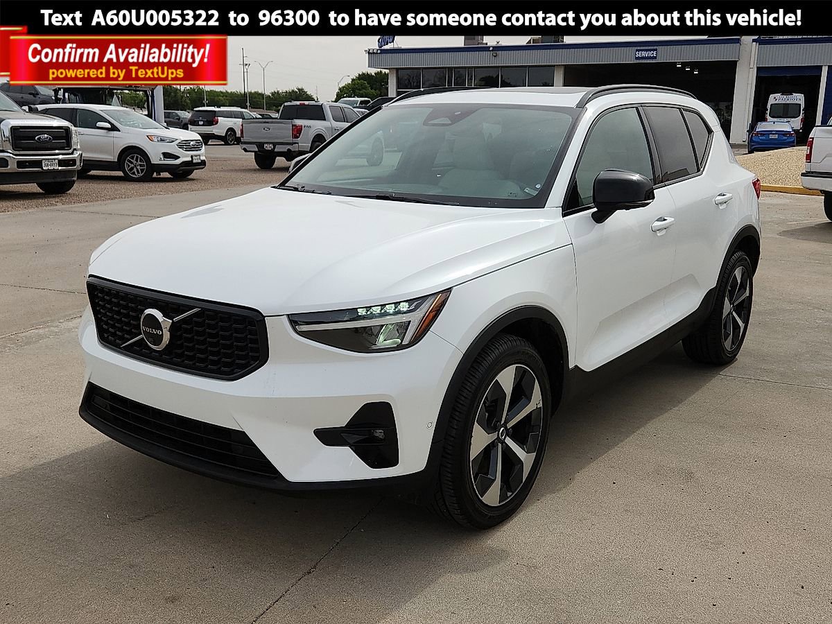 Used 2023 Volvo XC40 B4 Ultimate FWD image 1