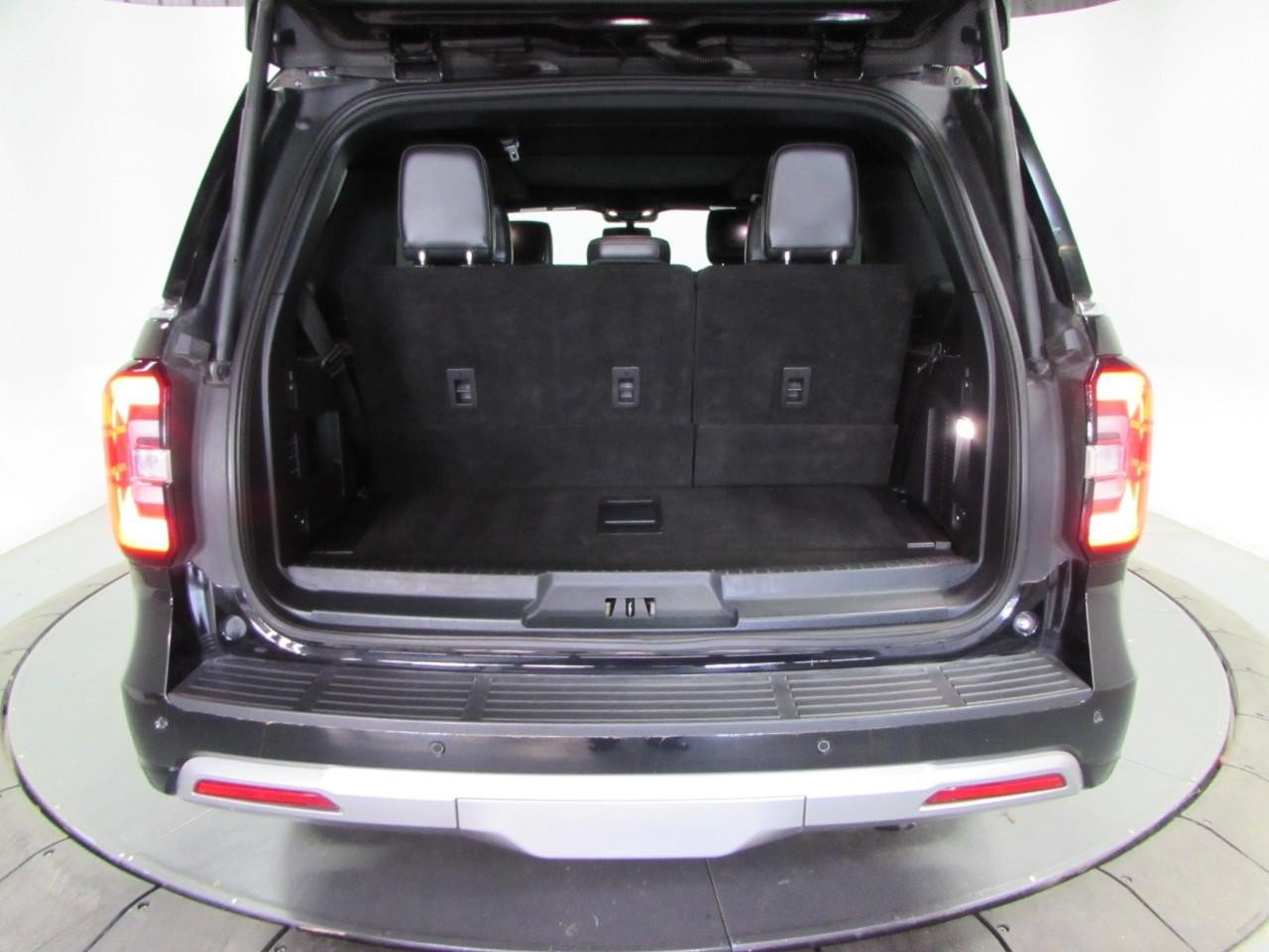Certified 2024 Ford Expedition Platinum AWD/4WD image 11