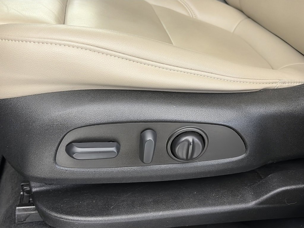 Used 2022 Chevrolet Traverse LT image 26