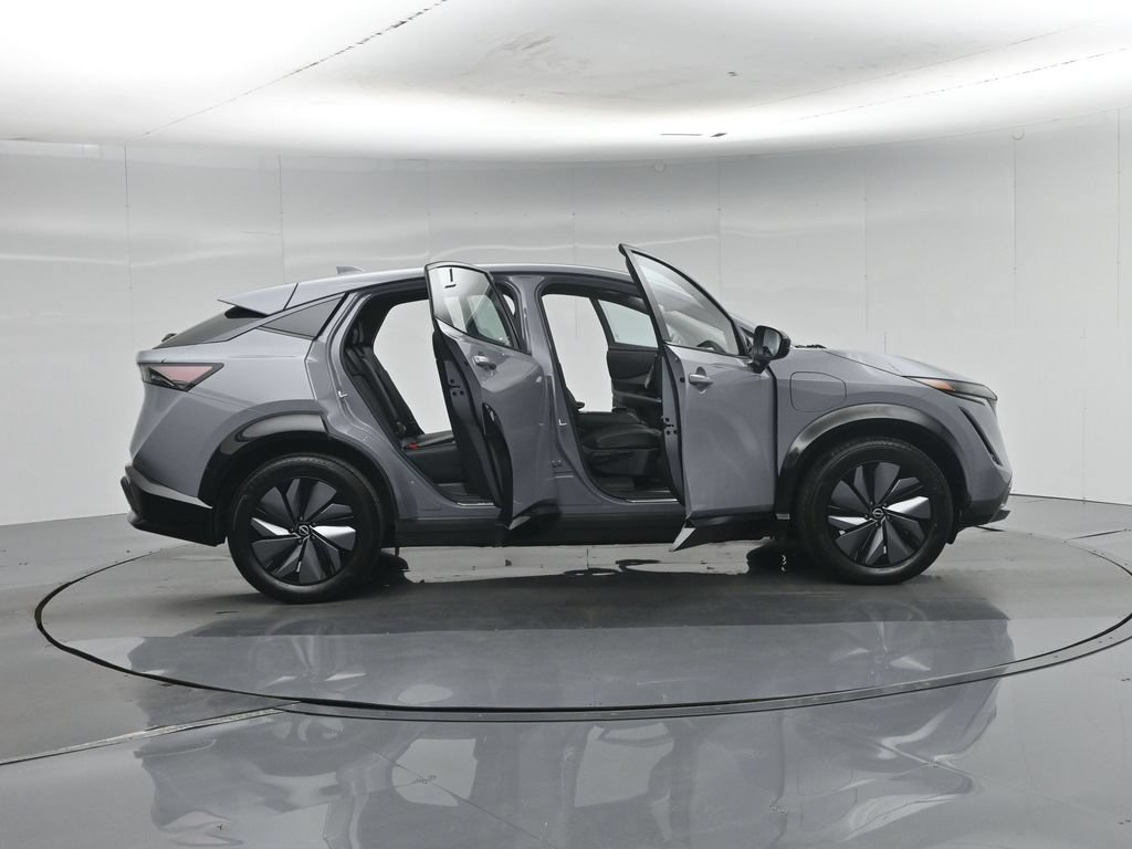 Used 2024 Nissan Ariya AWD image 5