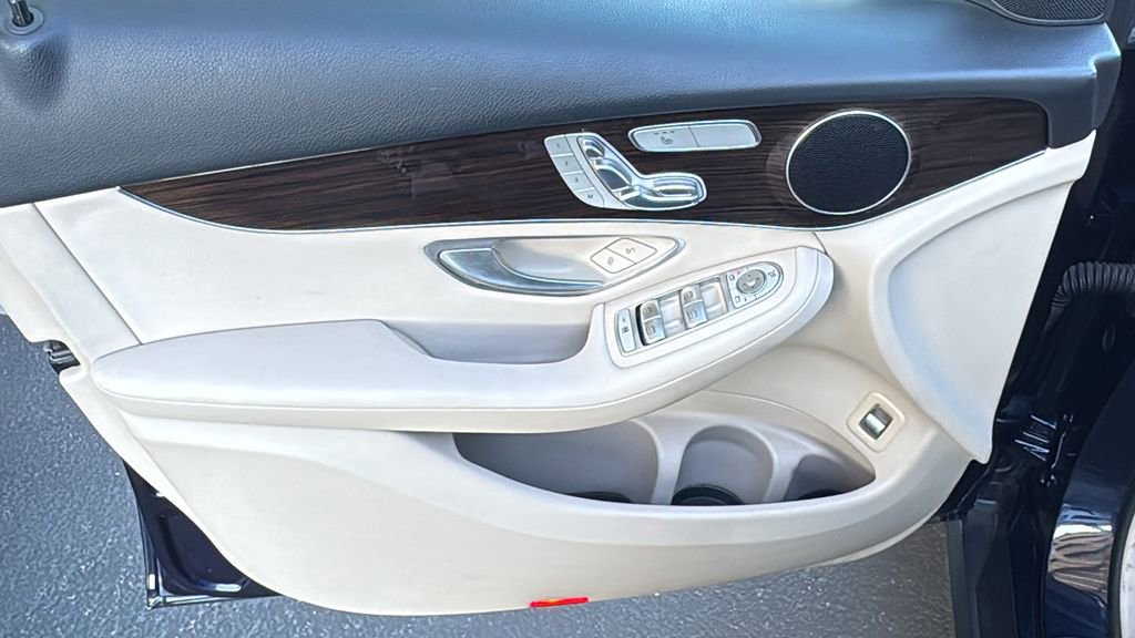 Used 2017 Mercedes-Benz GLC 300 image 18