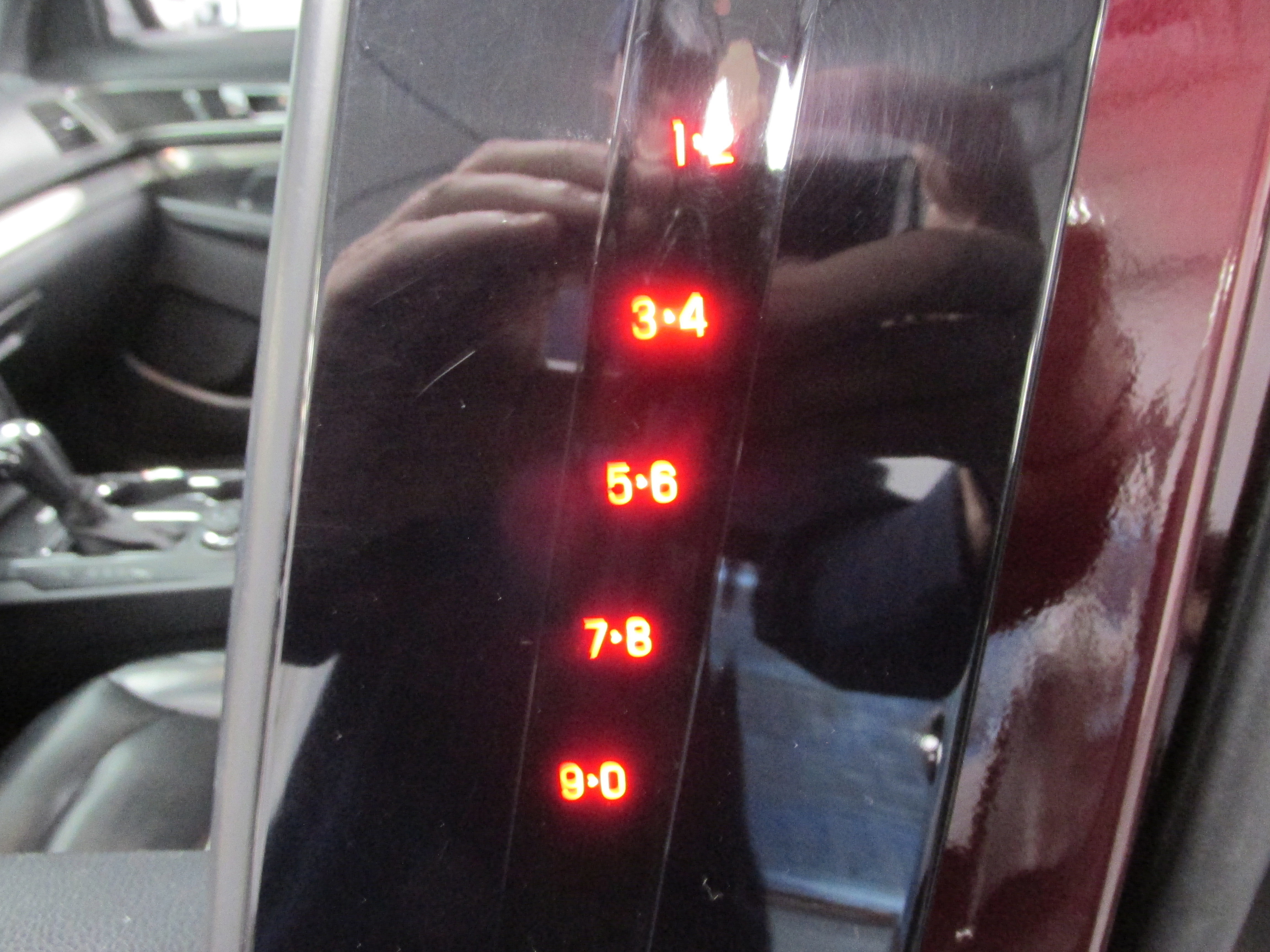 Certified 2019 Ford Explorer XLT w/ Equipment Group 202A image 20