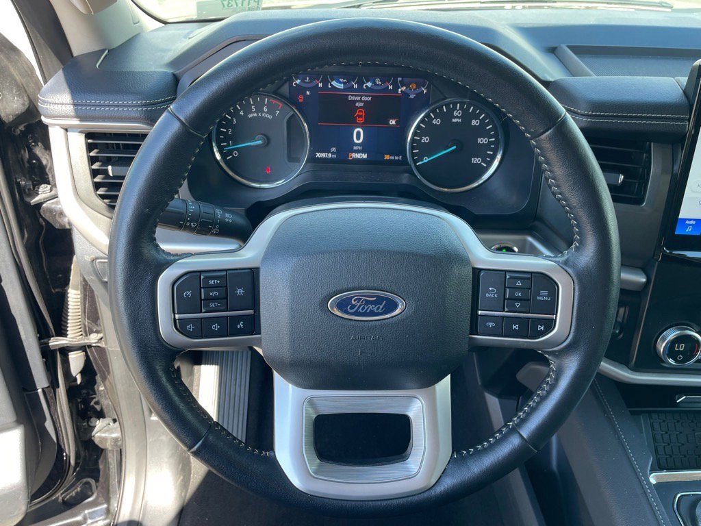 Certified 2024 Ford Expedition XLT image 17