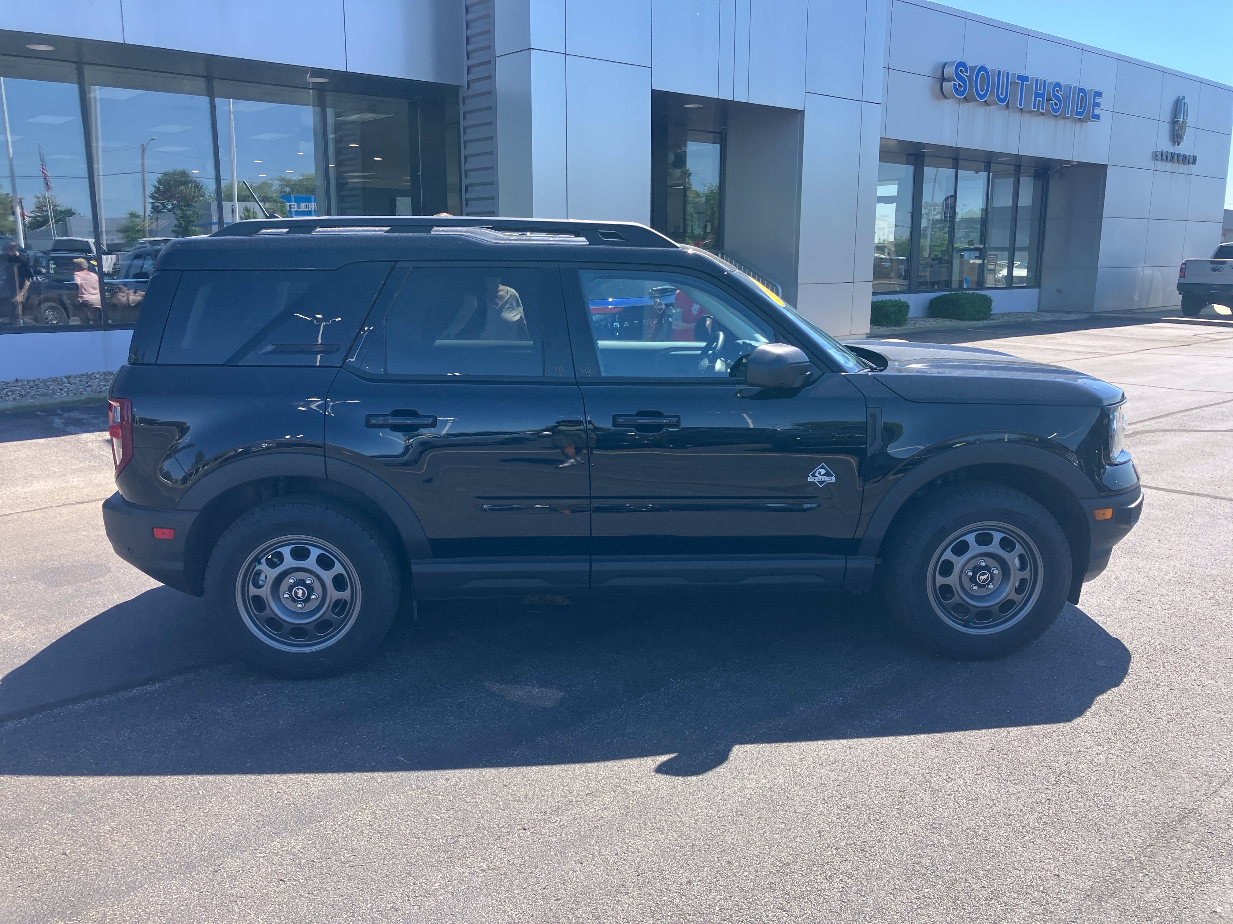 Certified 2024 Ford Bronco Sport Outer Banks AWD/4WD image 8