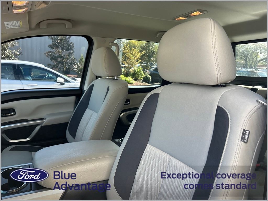 Used 2023 Nissan Titan SV w/ SV Convenience Package image 11