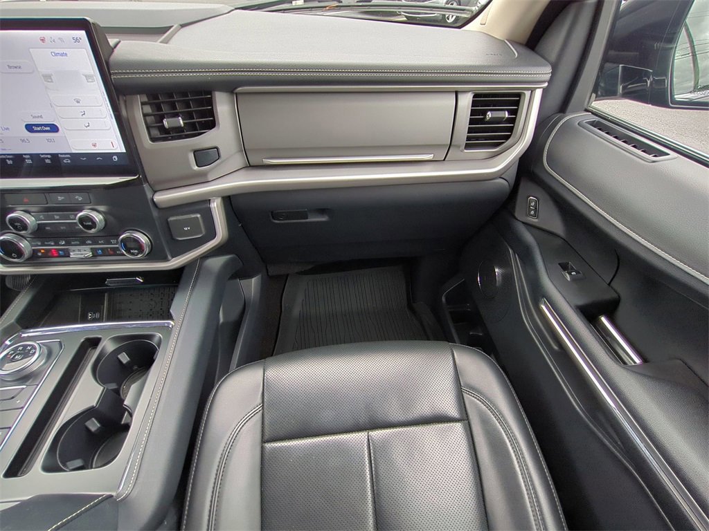 Certified 2022 Ford Expedition XLT image 17